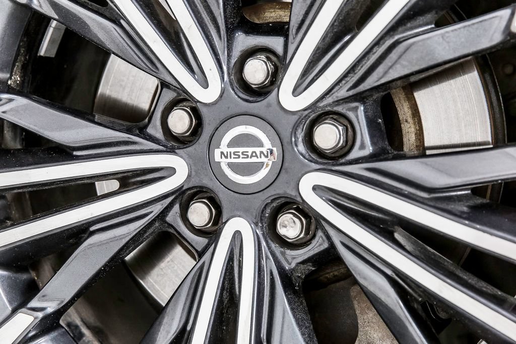 Used 2017 Nissan Maxima Platinum w/ Medallion Package FWD image 38