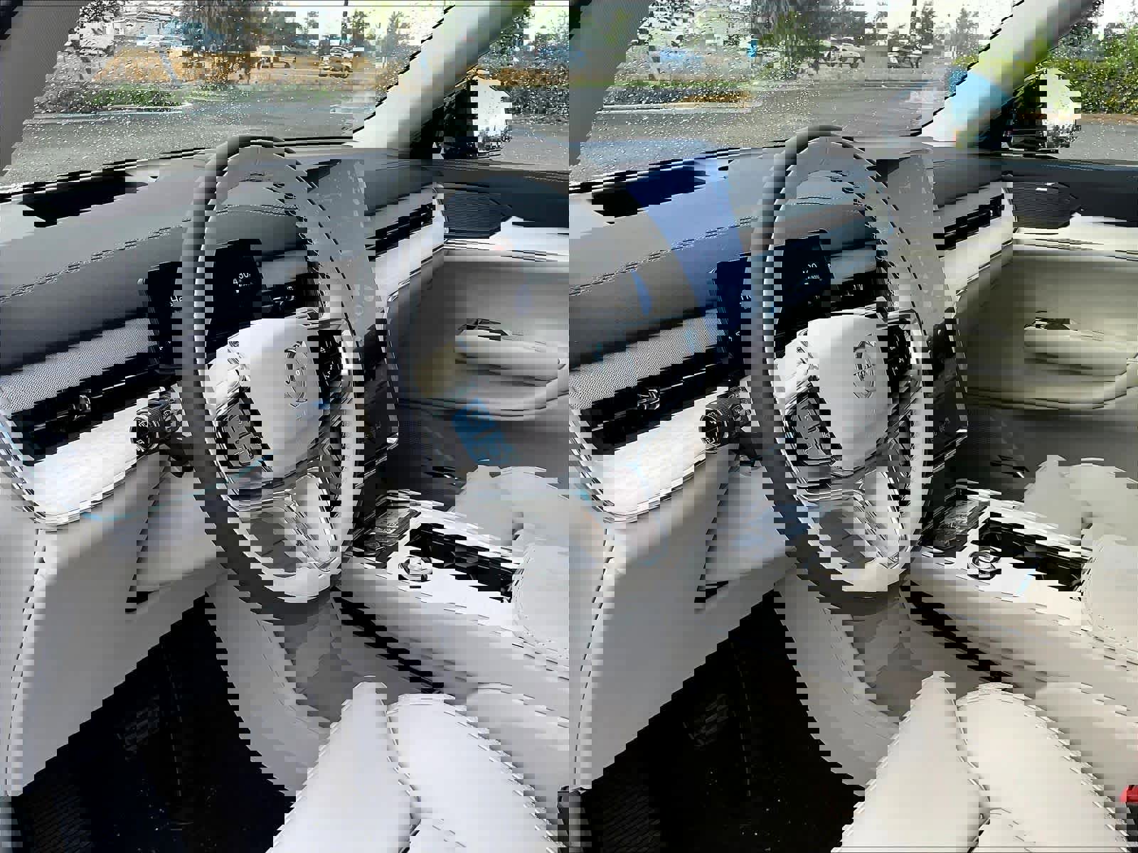 New 2025 Volvo EX90 Plus image 8