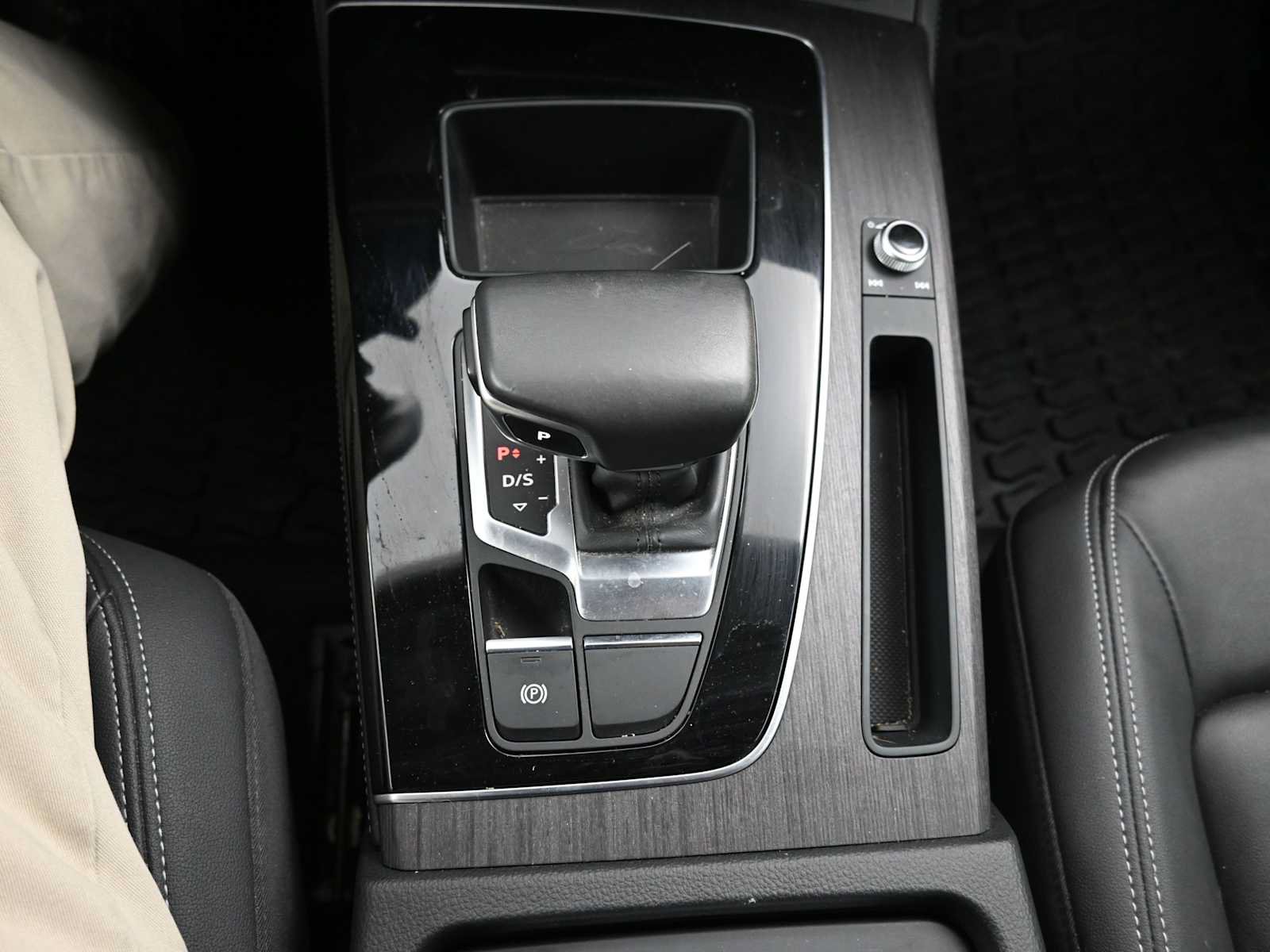 Used 2021 Audi Q5 e Premium Plus AWD/4WD image 23