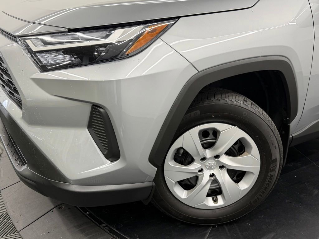 Certified 2025 Toyota RAV4 LE FWD image 5