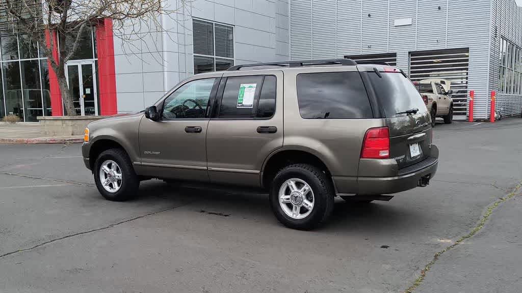 Used 2004 Ford Explorer XLT image 6