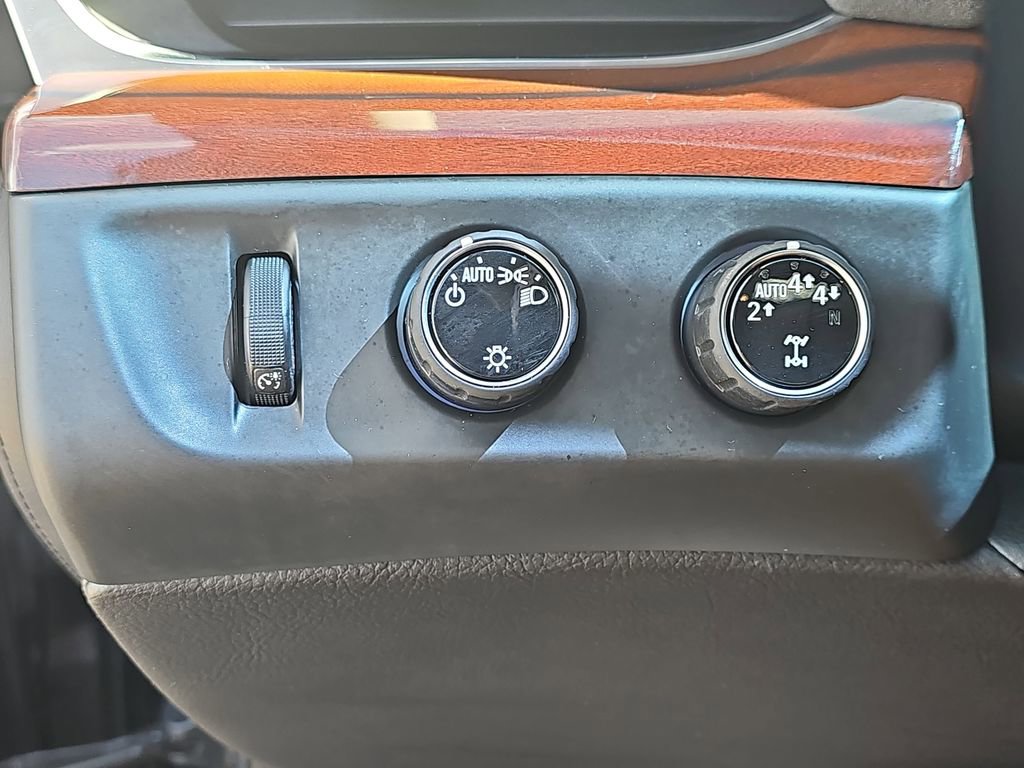 Certified 2018 Cadillac Escalade Luxury AWD/4WD image 33
