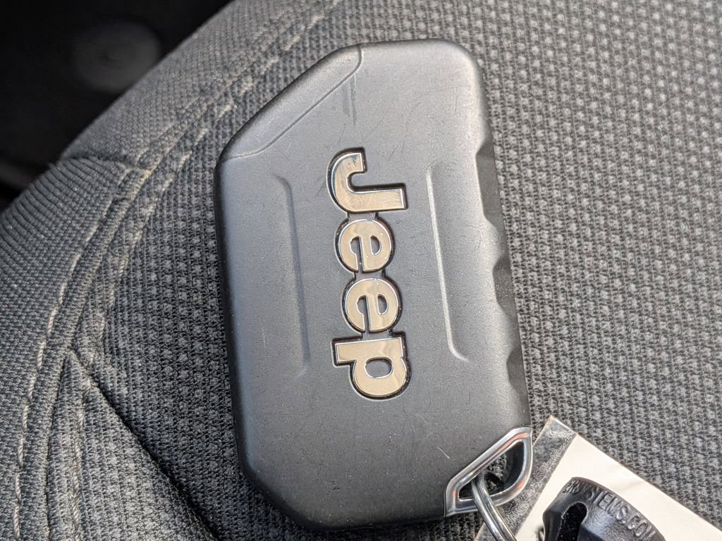 Used 2022 Jeep Wrangler Unlimited Sport image 30