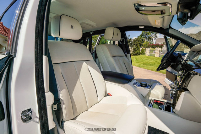Used 2020 Rolls-Royce Phantom Sedan RWD image 34