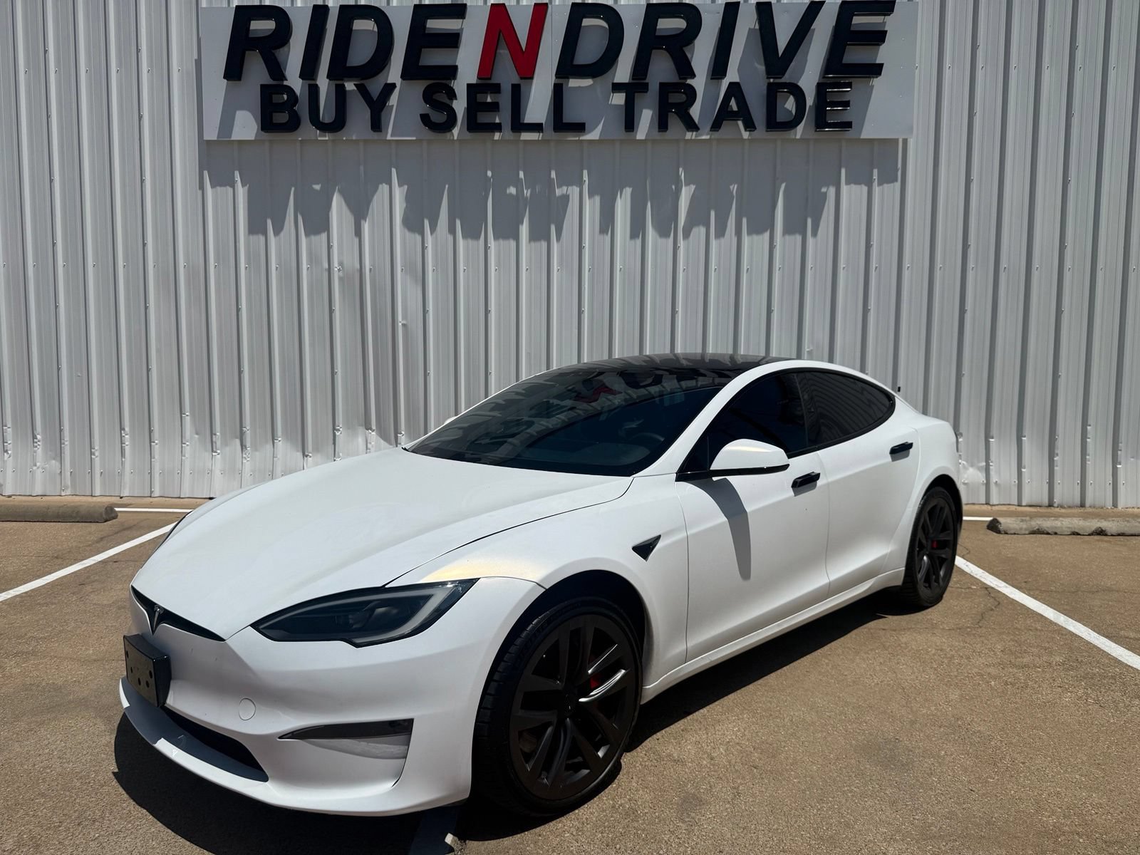 Used 2023 Tesla Model S Plaid AWD/4WD image 1