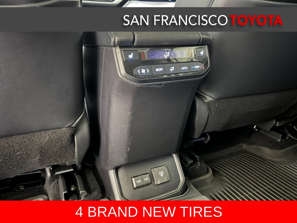 Used 2022 Toyota Highlander Platinum AWD/4WD image 18