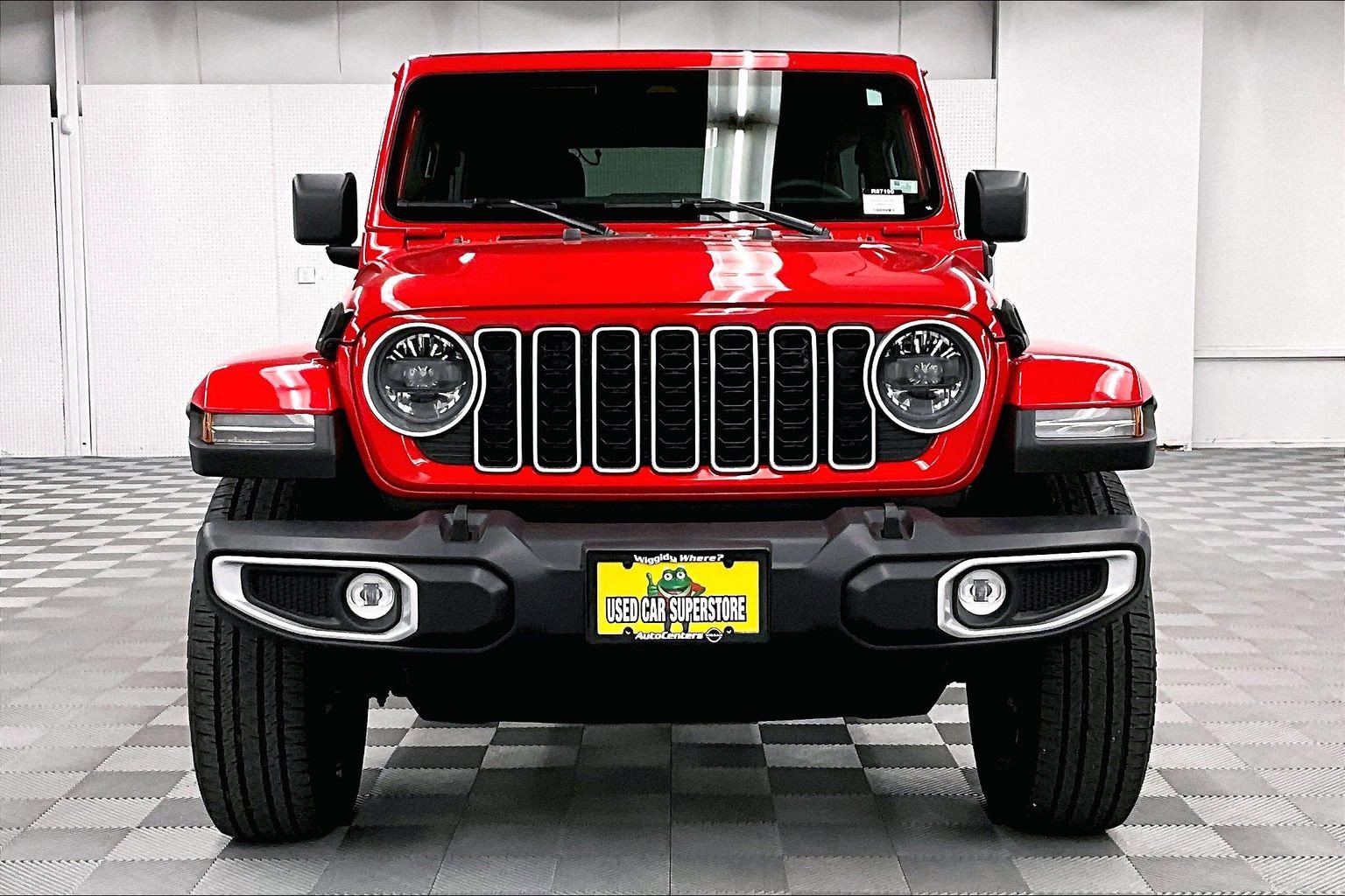 Used 2025 Jeep Wrangler Unlimited Sahara w/ Safety Group AWD/4WD image 4