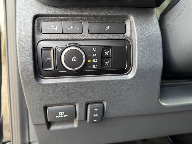 Used 2023 Ford F350 Lariat w/ Tow Technology Package AWD/4WD image 34
