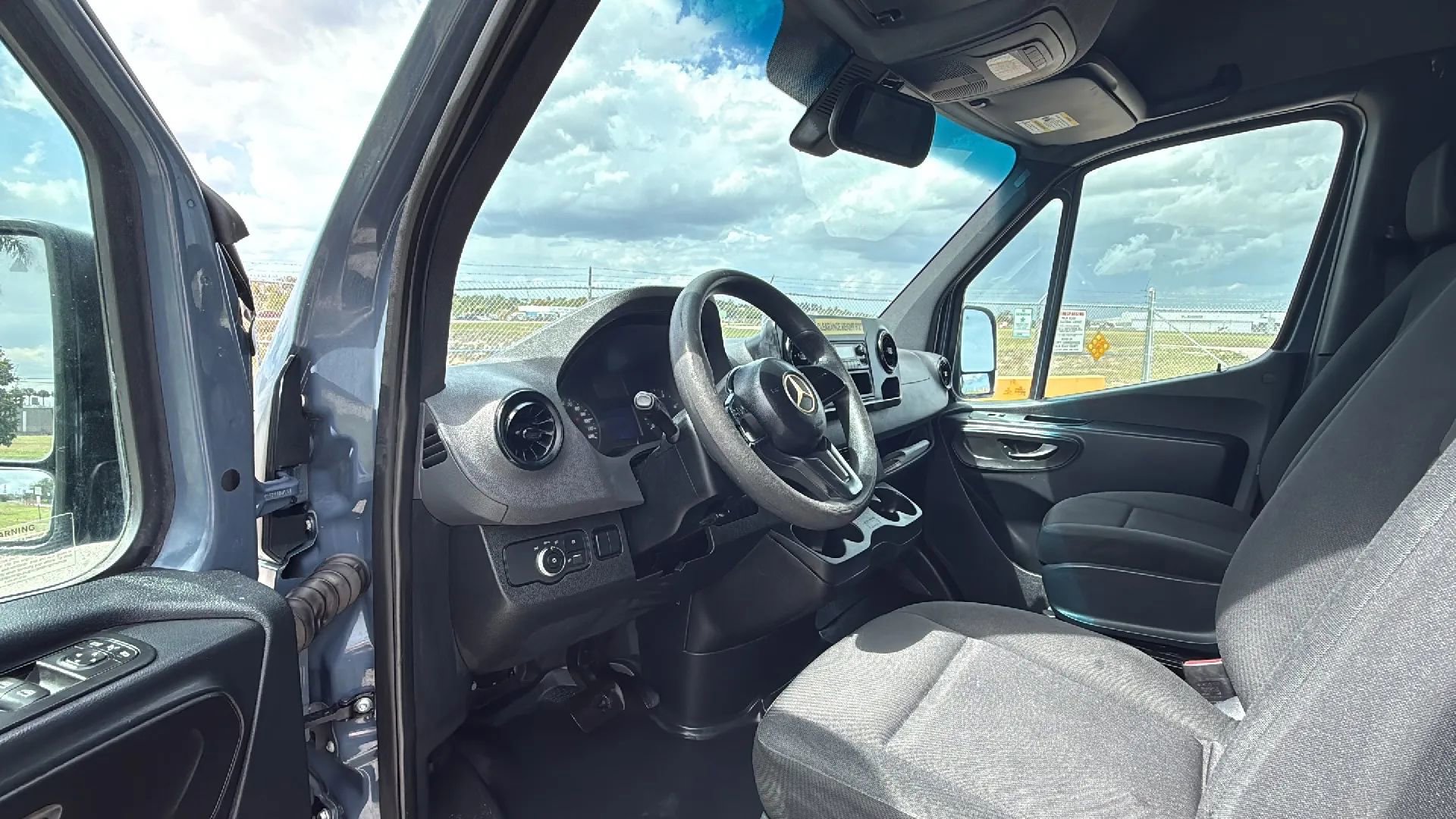 Used 2019 Mercedes-Benz Sprinter 170 image 12