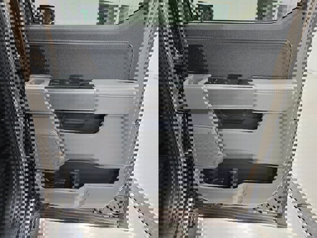 Used 2022 Ford F150 Lariat w/ Equipment Group 502A High image 25