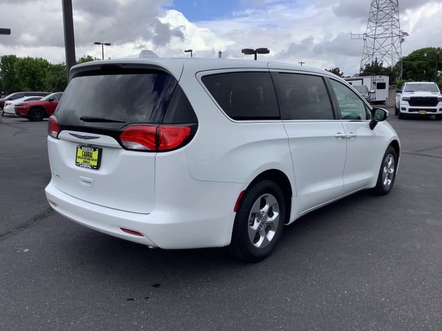 Used 2017 Chrysler Pacifica LX w/ Tire & Wheel Group FWD image 30