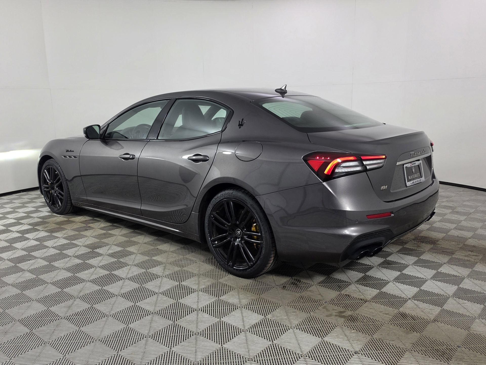 Used 2023 Maserati Ghibli Modena Q4 AWD/4WD image 40