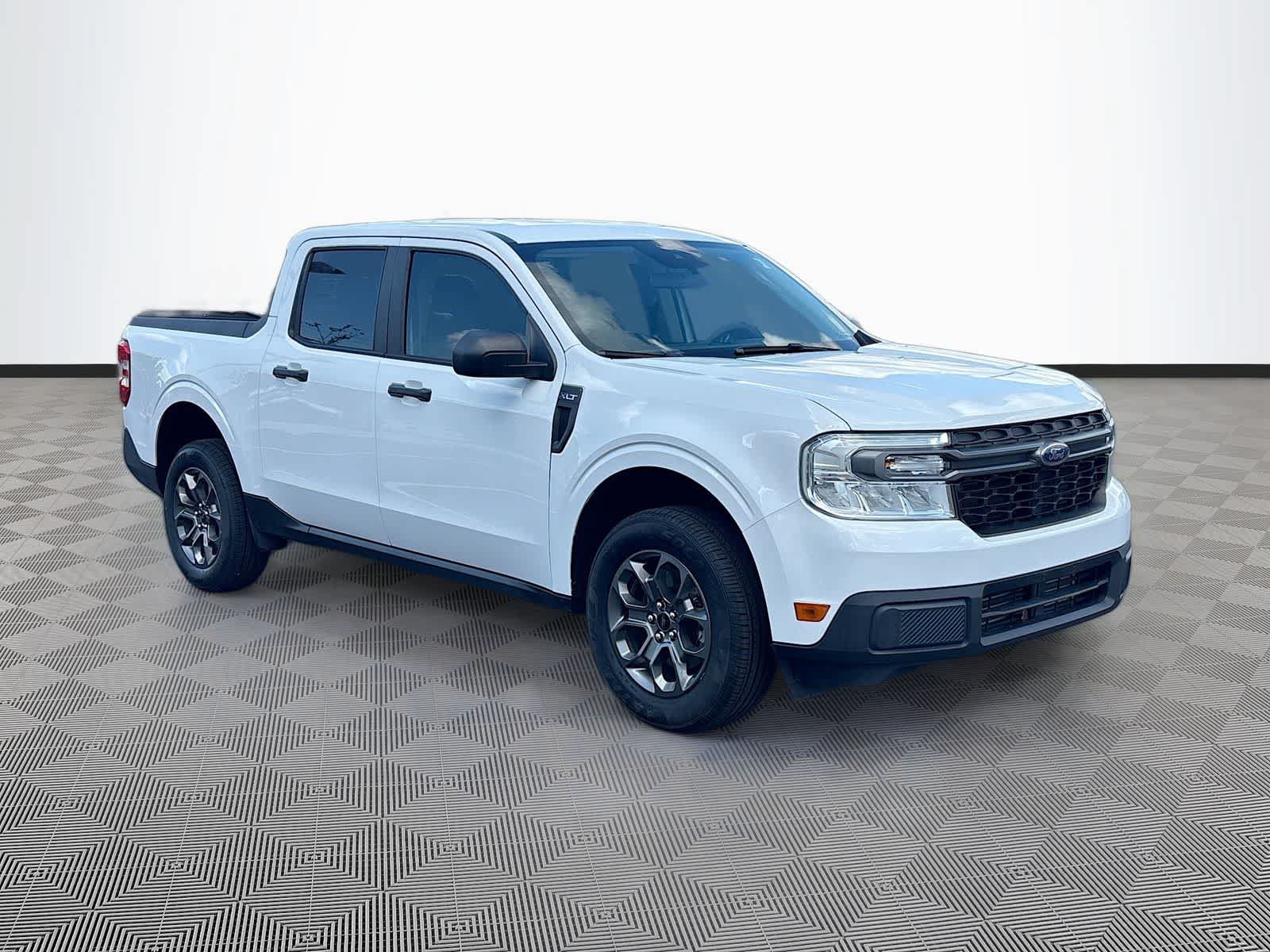 Used 2022 Ford Maverick XLT FWD image 3