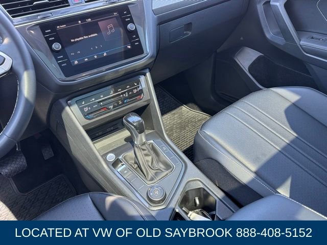 Used 2022 Volkswagen Tiguan SE w/ Panoramic Sunroof Package image 17