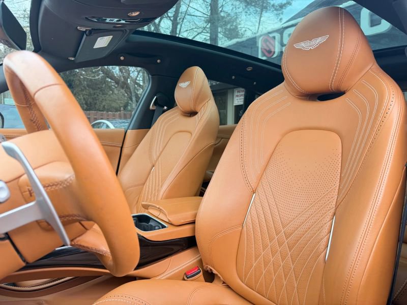 Used 2021 Aston Martin DBX image 11