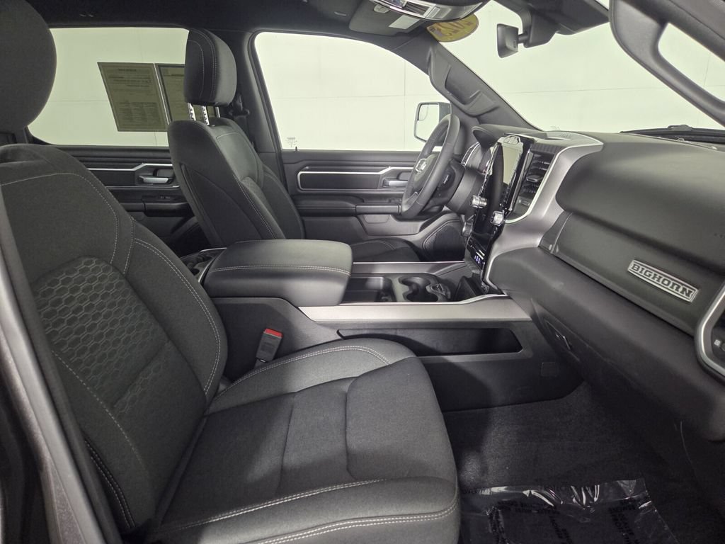 Used 2025 RAM 1500 Big Horn RWD image 32