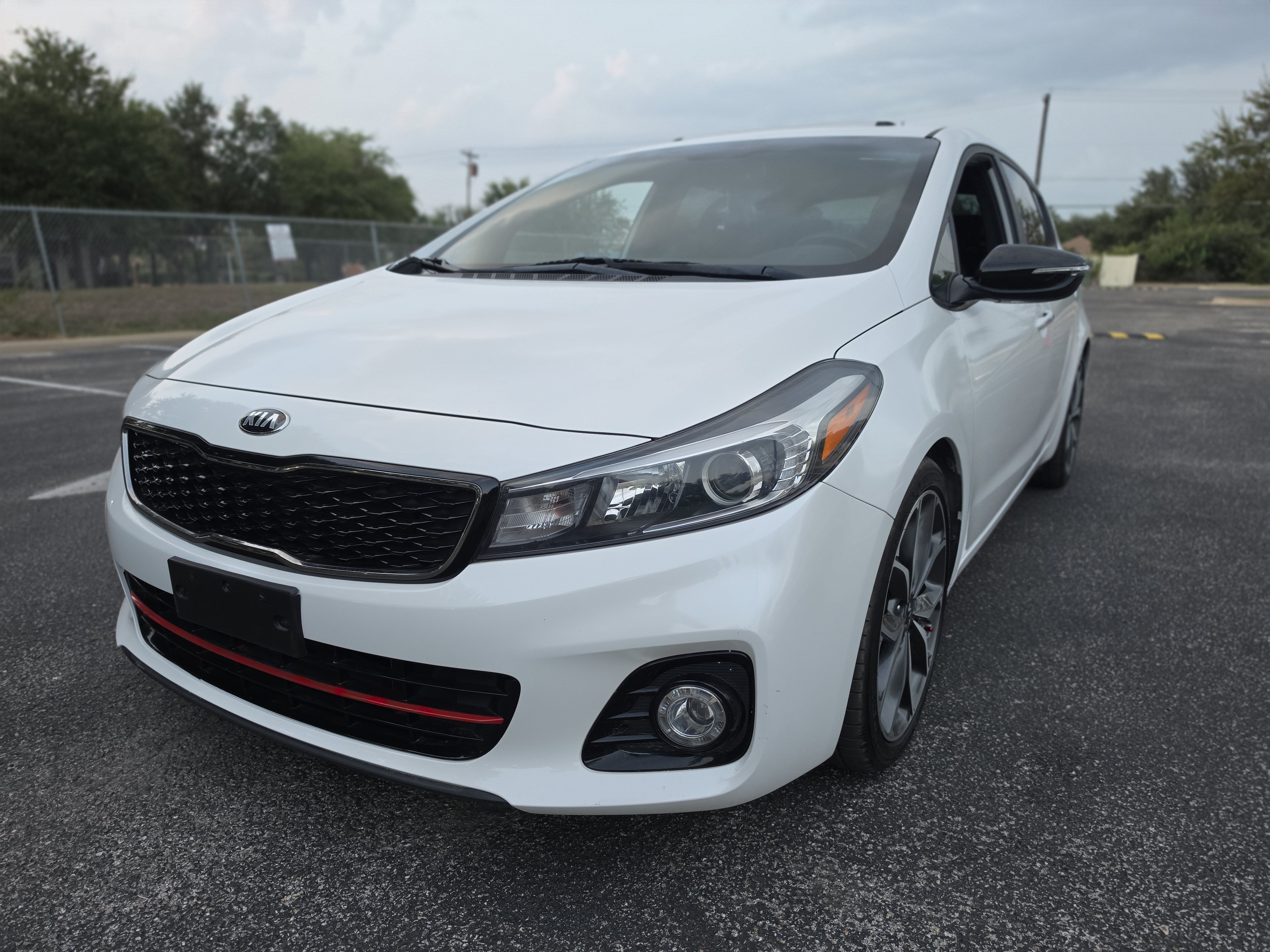 Used 2017 Kia Forte SX FWD image 4