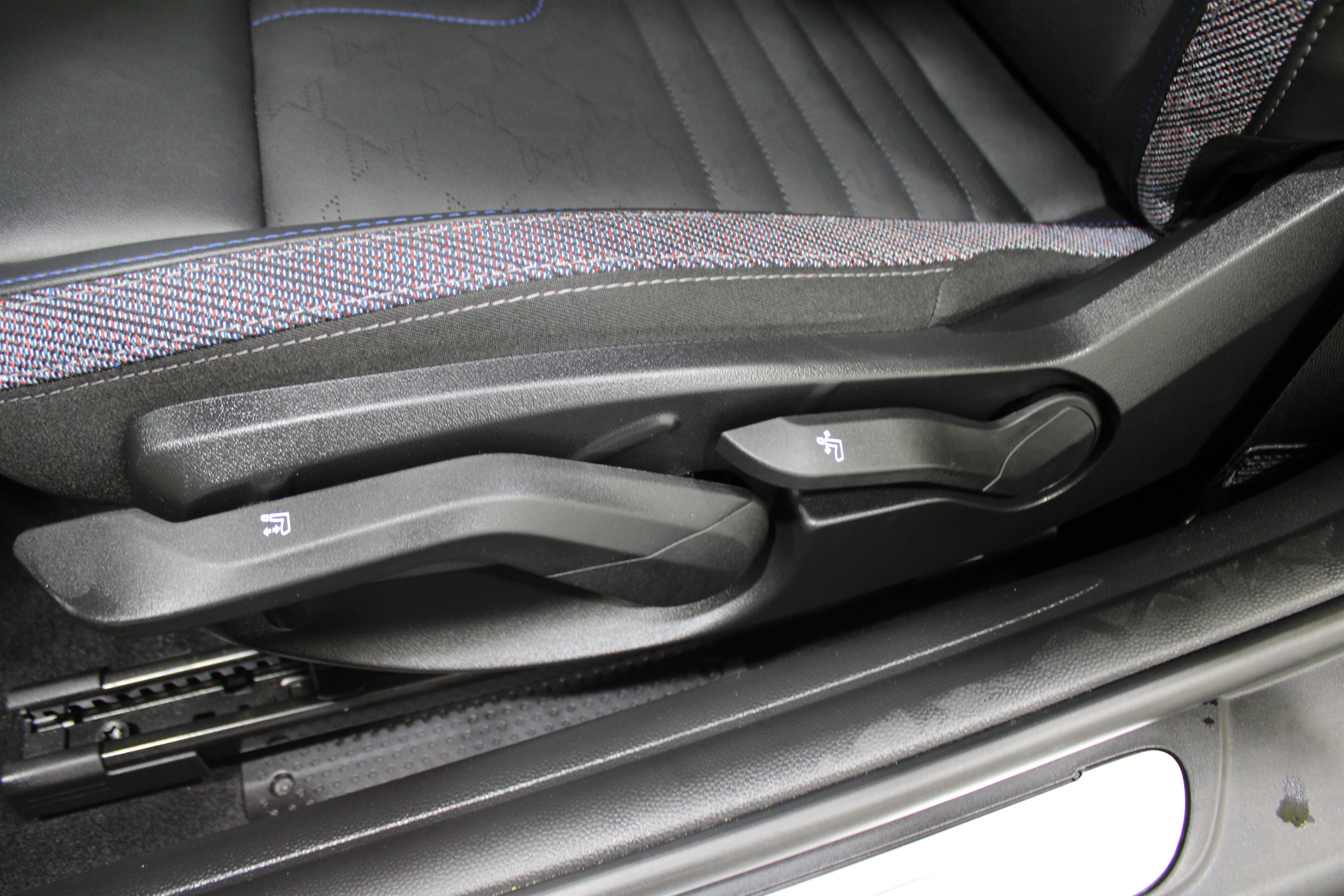 Used 2025 MINI Cooper S image 4