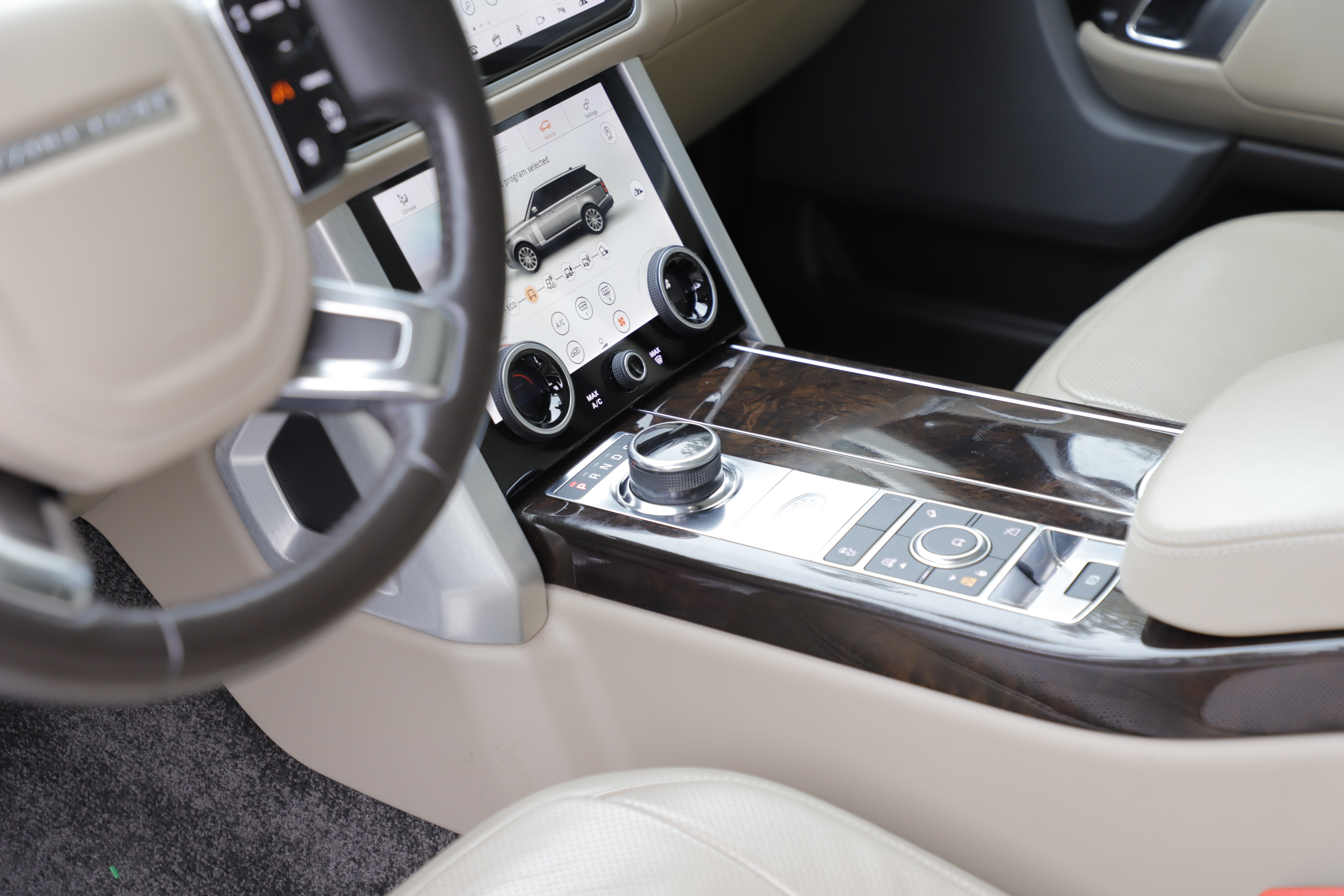 Used 2018 Land Rover Range Rover Supercharged AWD/4WD image 22