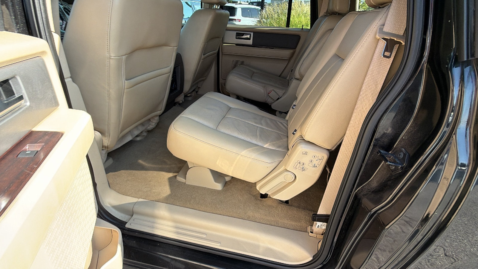 Used 2014 Ford Expedition EL XLT w/ Equipment Group 202A AWD/4WD image 24