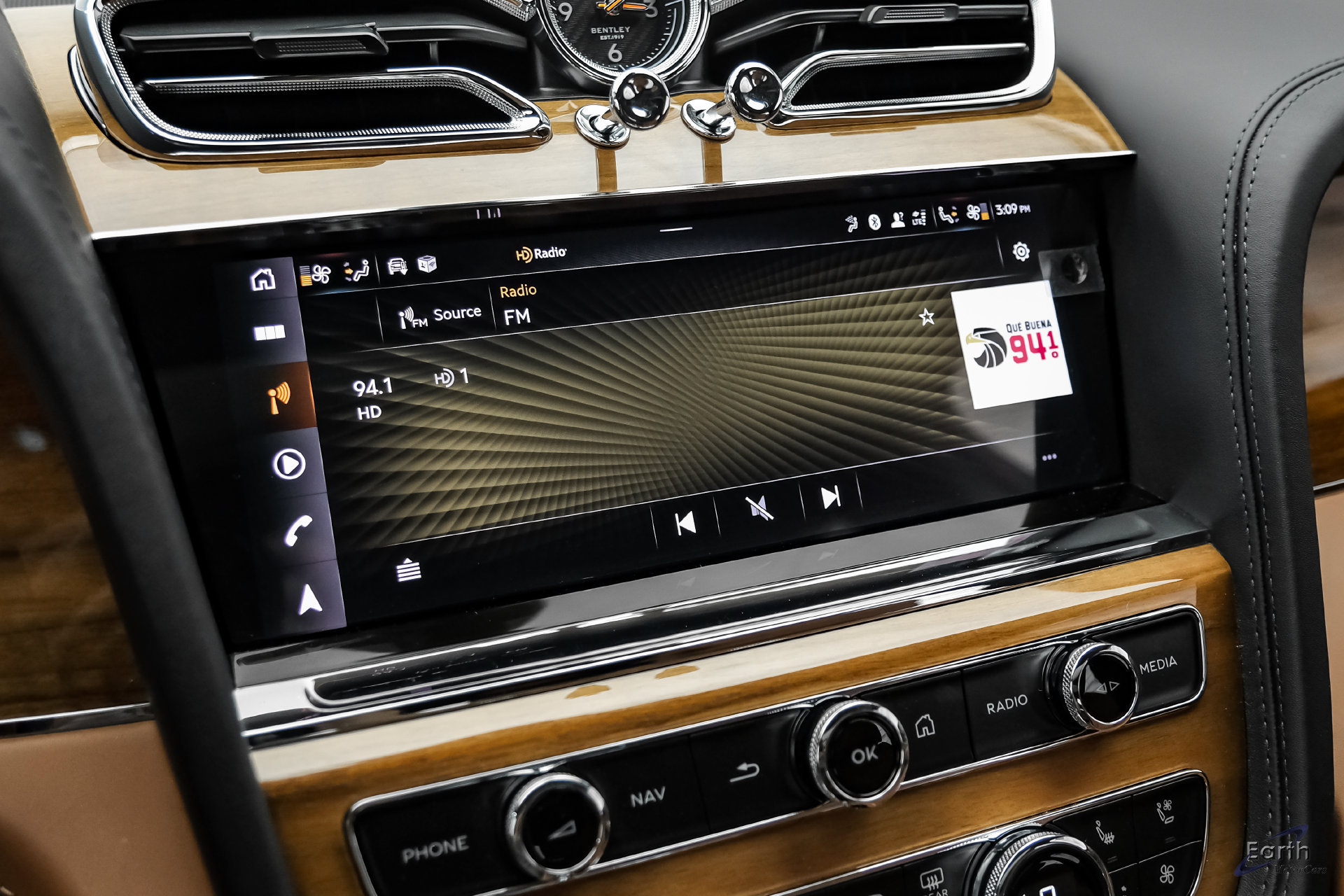Used 2023 Bentley Bentayga Extended Wheelbase AWD/4WD image 74