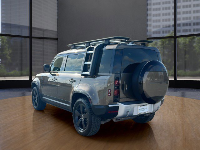 Used 2024 Land Rover Defender 110 S image 15
