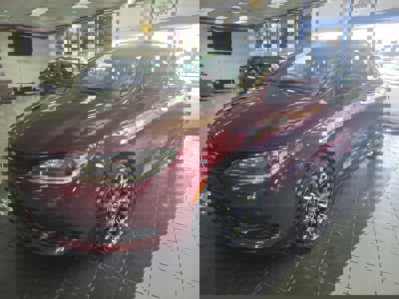 Used 2016 Chrysler 200 S w/ Comfort Group image 1