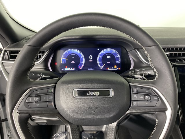 Used 2023 Jeep Grand Cherokee L Altitude AWD/4WD image 21