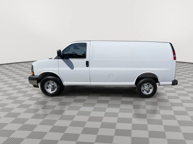 New 2026 Chevrolet Express 2500 w/ Driver Convenience Package RWD image 6