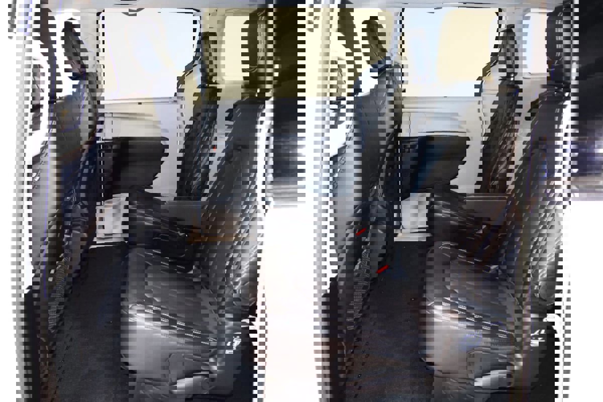 Used 2024 Chrysler Pacifica Touring-L image 63