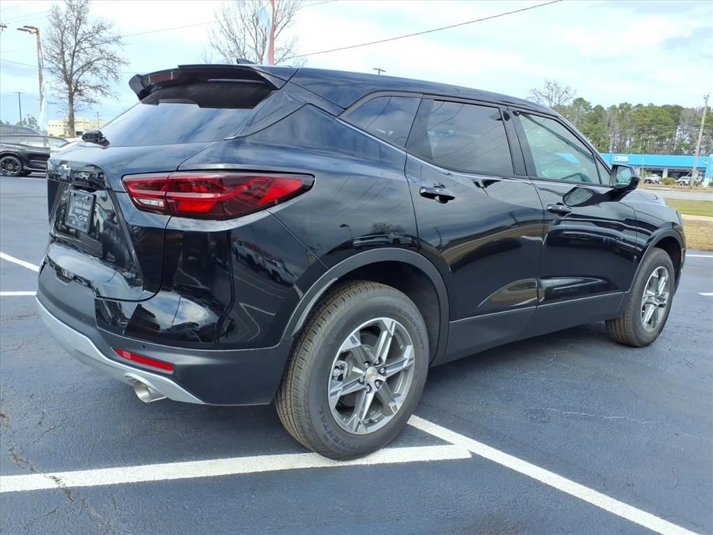 New 2026 Chevrolet Blazer LT image 3