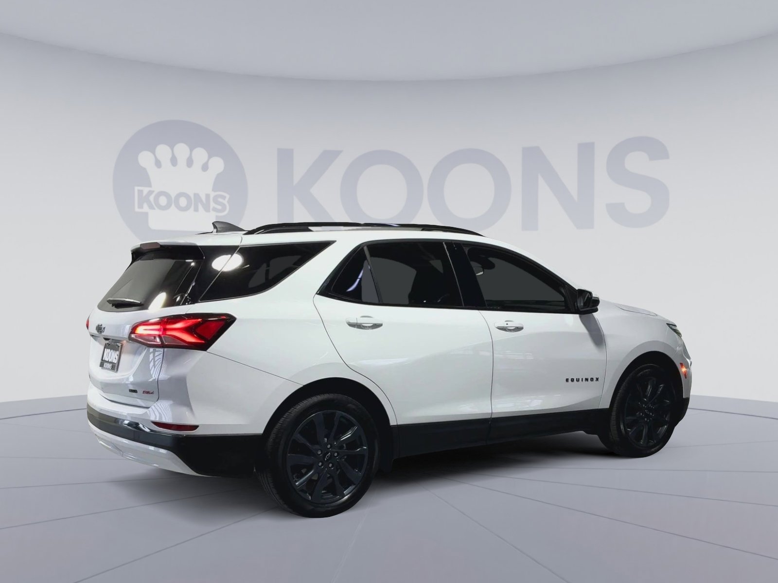 Used 2022 Chevrolet Equinox RS w/ RS Leather Package image 11