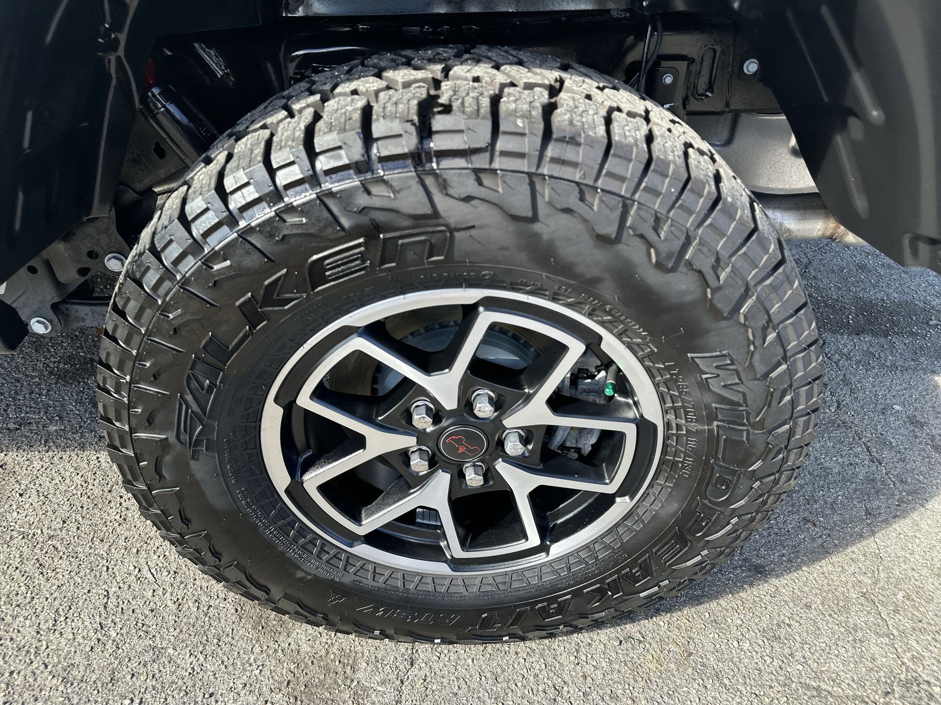 Used 2025 Jeep Gladiator Rubicon w/ Safety Group image 19