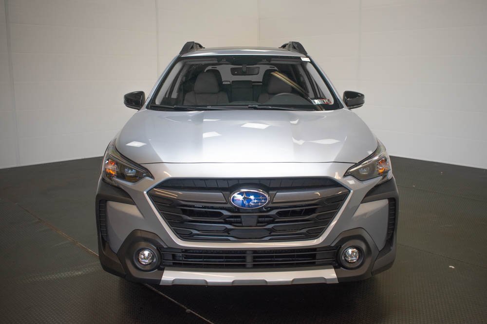 New 2025 Subaru Outback Limited image 2