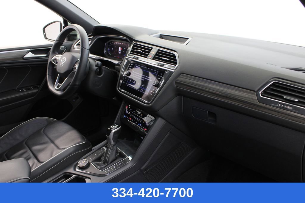 Used 2022 Volkswagen Tiguan SEL R-Line image 25