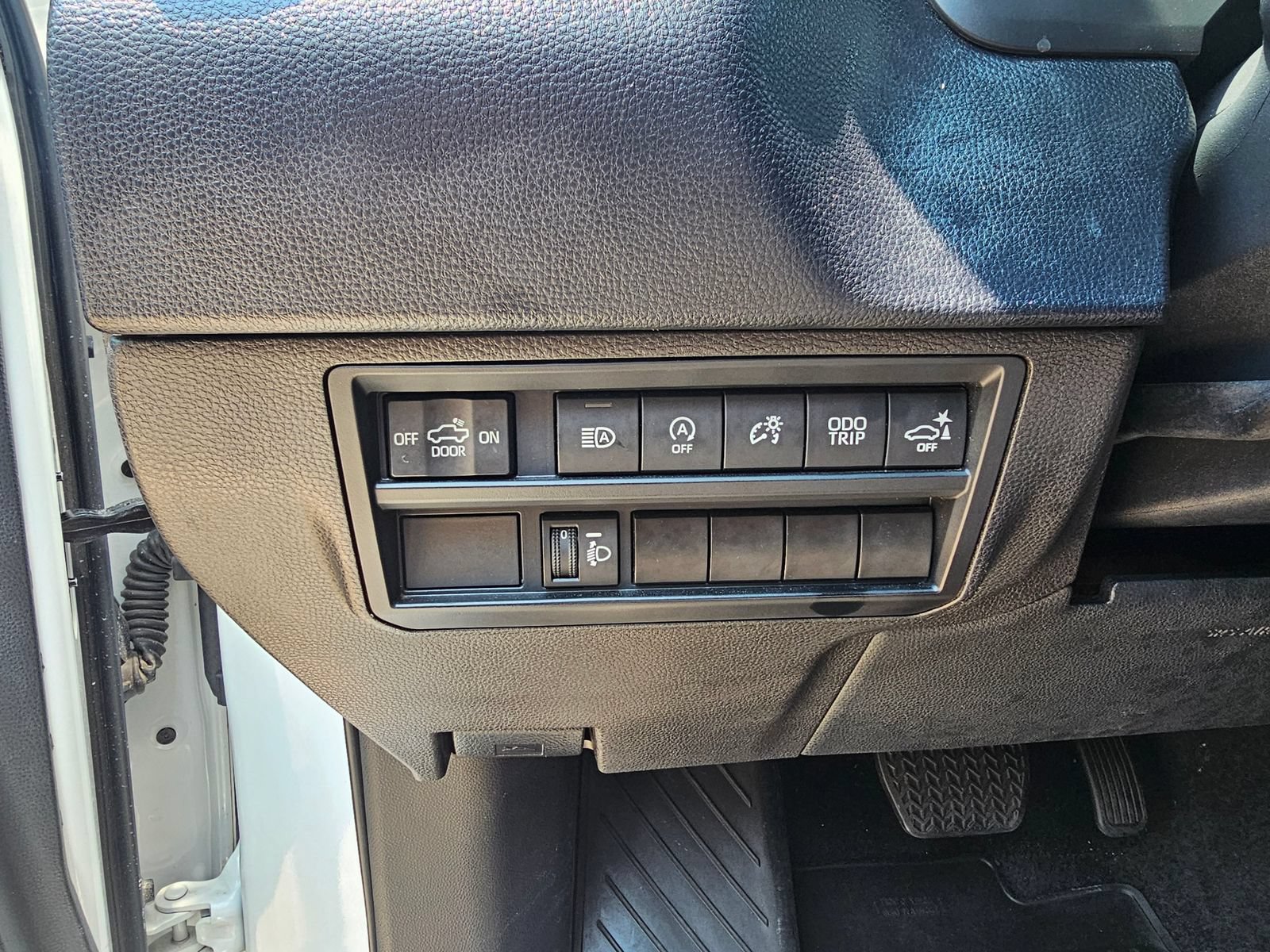Used 2024 Toyota Tundra SR5 w/ SR5 Convenience Package AWD/4WD image 16