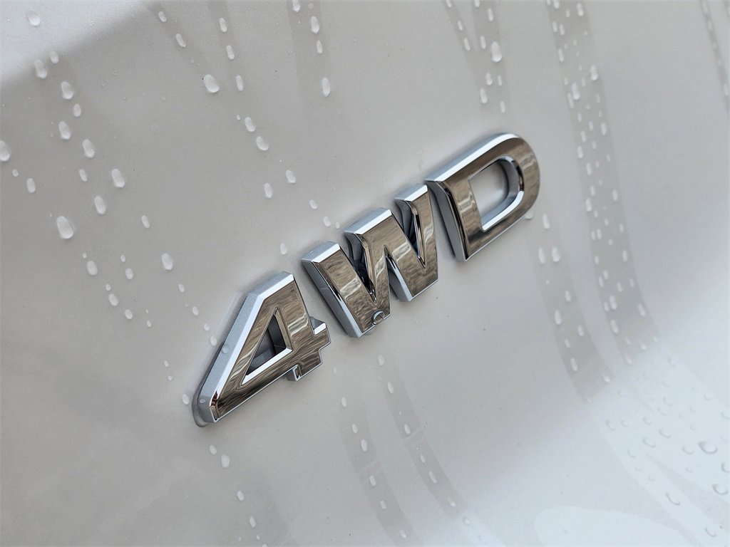 New 2025 Nissan Pathfinder SV image 8