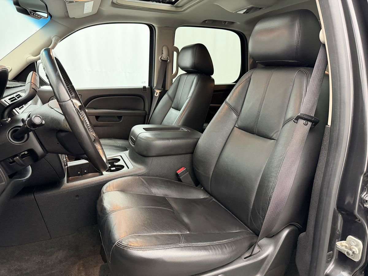 Used 2010 Chevrolet Tahoe LT w/ Luxury Package RWD image 8
