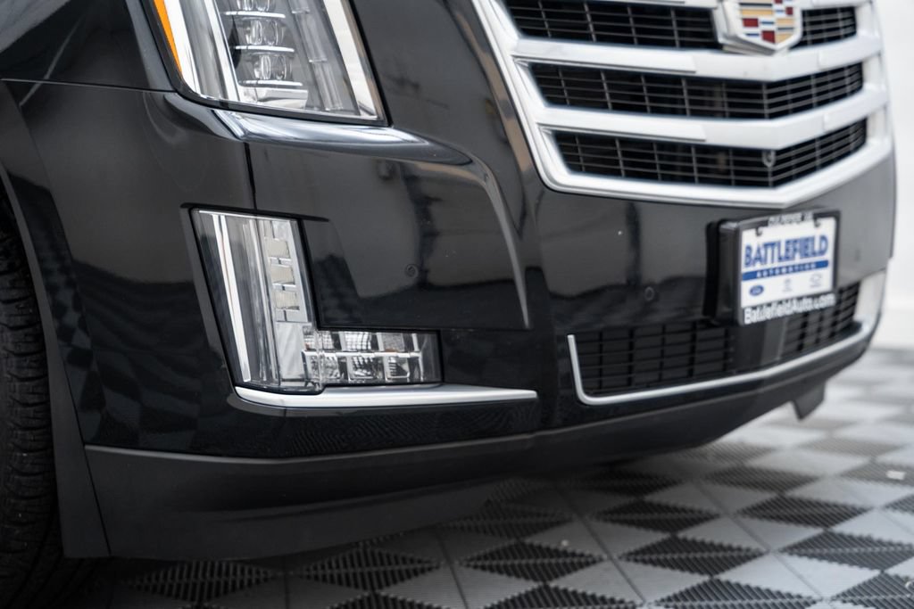 Used 2016 Cadillac Escalade Premium AWD/4WD image 16