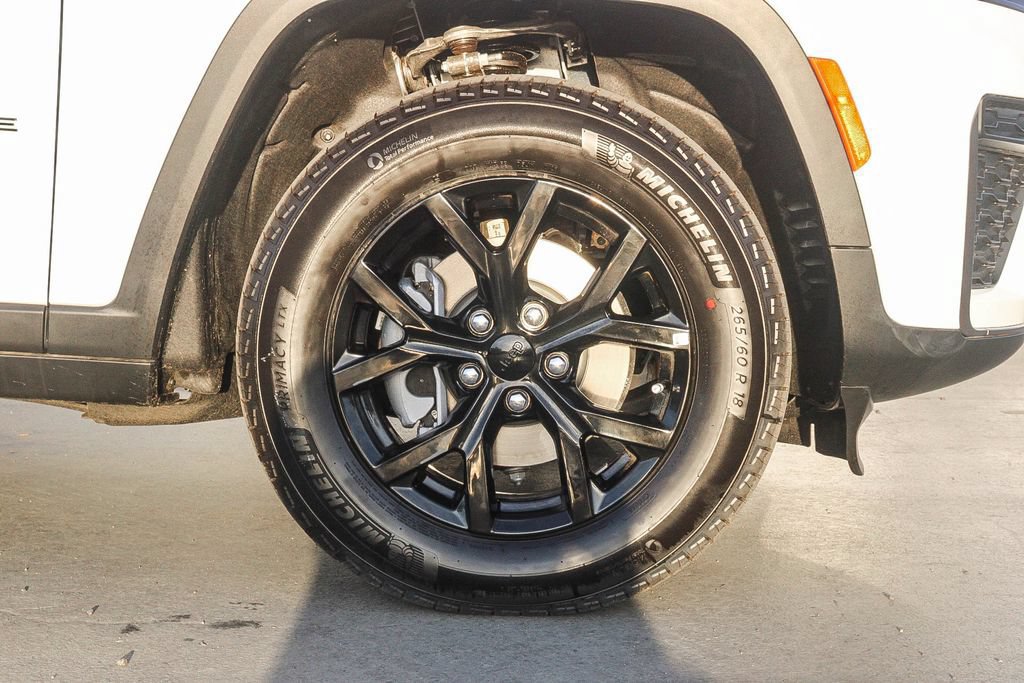 New 2026 Jeep Grand Cherokee Altitude AWD/4WD image 11
