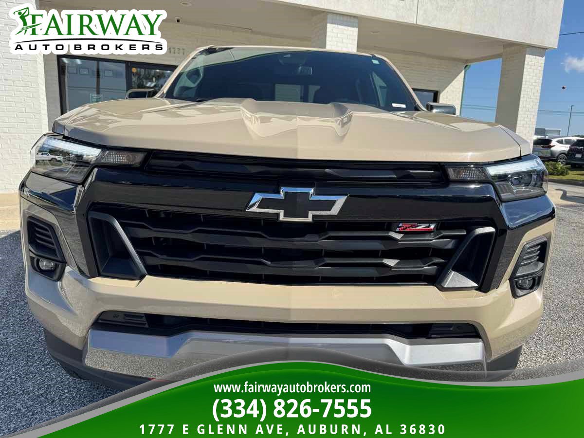 Used 2023 Chevrolet Colorado Z71 AWD/4WD image 3