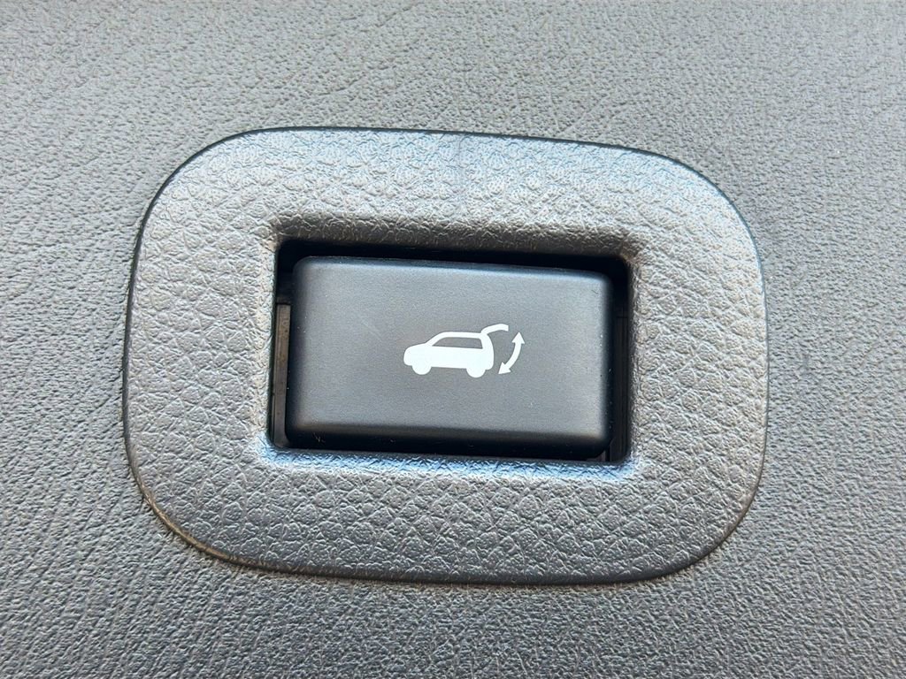 Used 2023 INFINITI QX80 Luxe w/ Cargo Package image 15