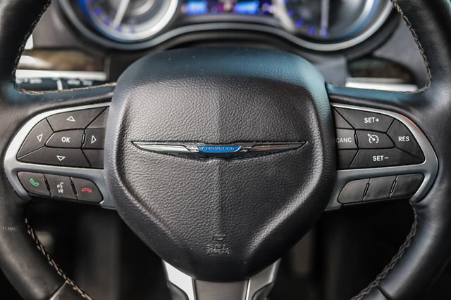 Used 2015 Chrysler 300 C RWD image 30