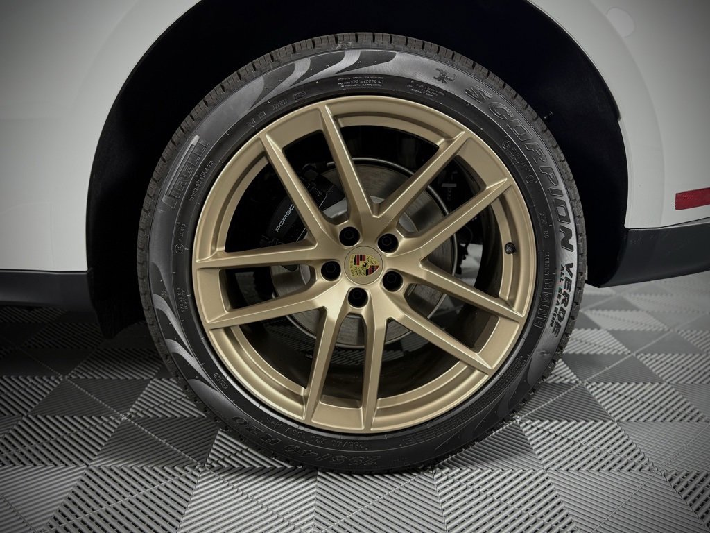 New 2026 Porsche Macan image 16