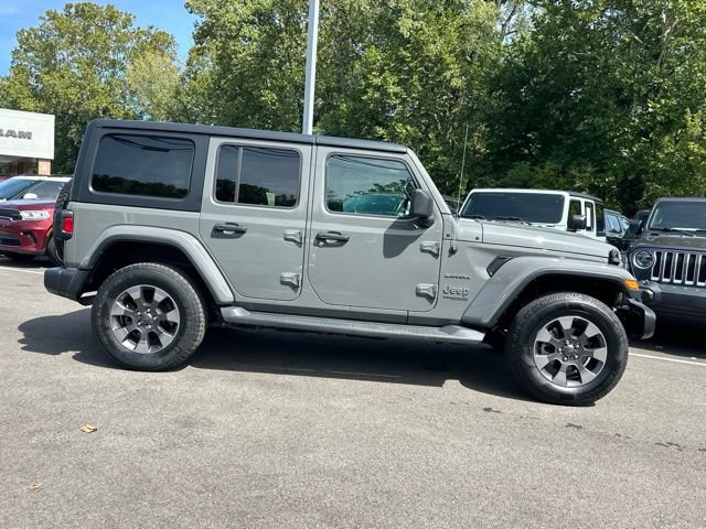 Used 2018 Jeep Wrangler Unlimited Sahara w/ Cold Weather Group AWD/4WD image 18