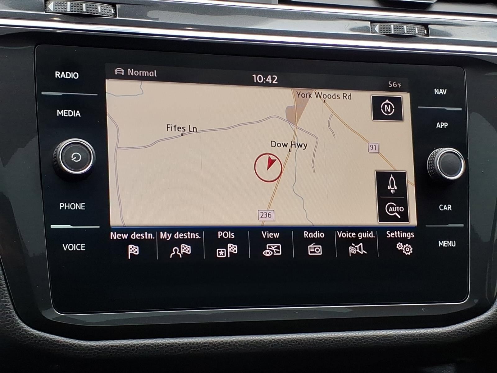 Used 2018 Volkswagen Tiguan SEL image 14