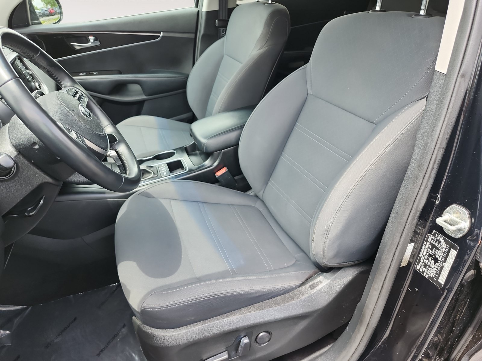 Used 2019 Kia Sorento S AWD/4WD image 9