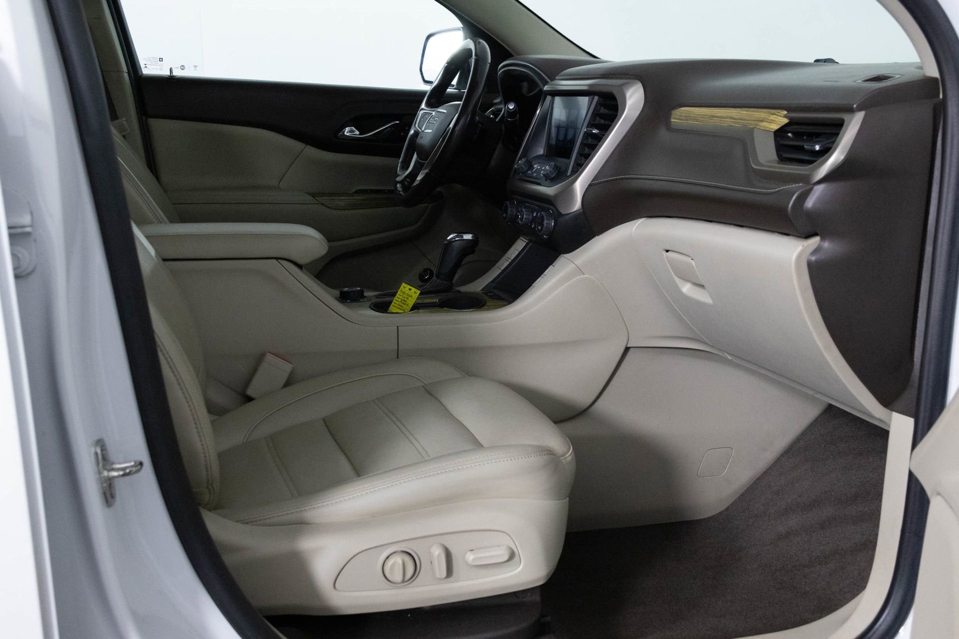 Used 2018 GMC Acadia Denali w/ Technology Package image 40