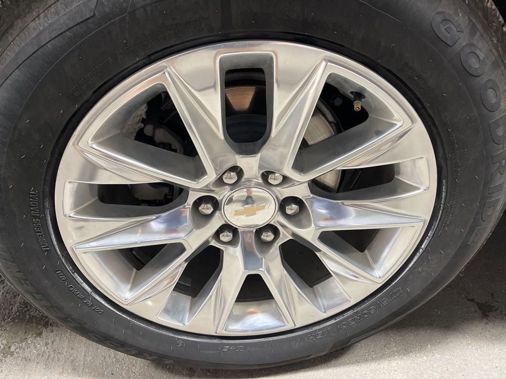 Used 2024 Chevrolet Suburban Premier image 47