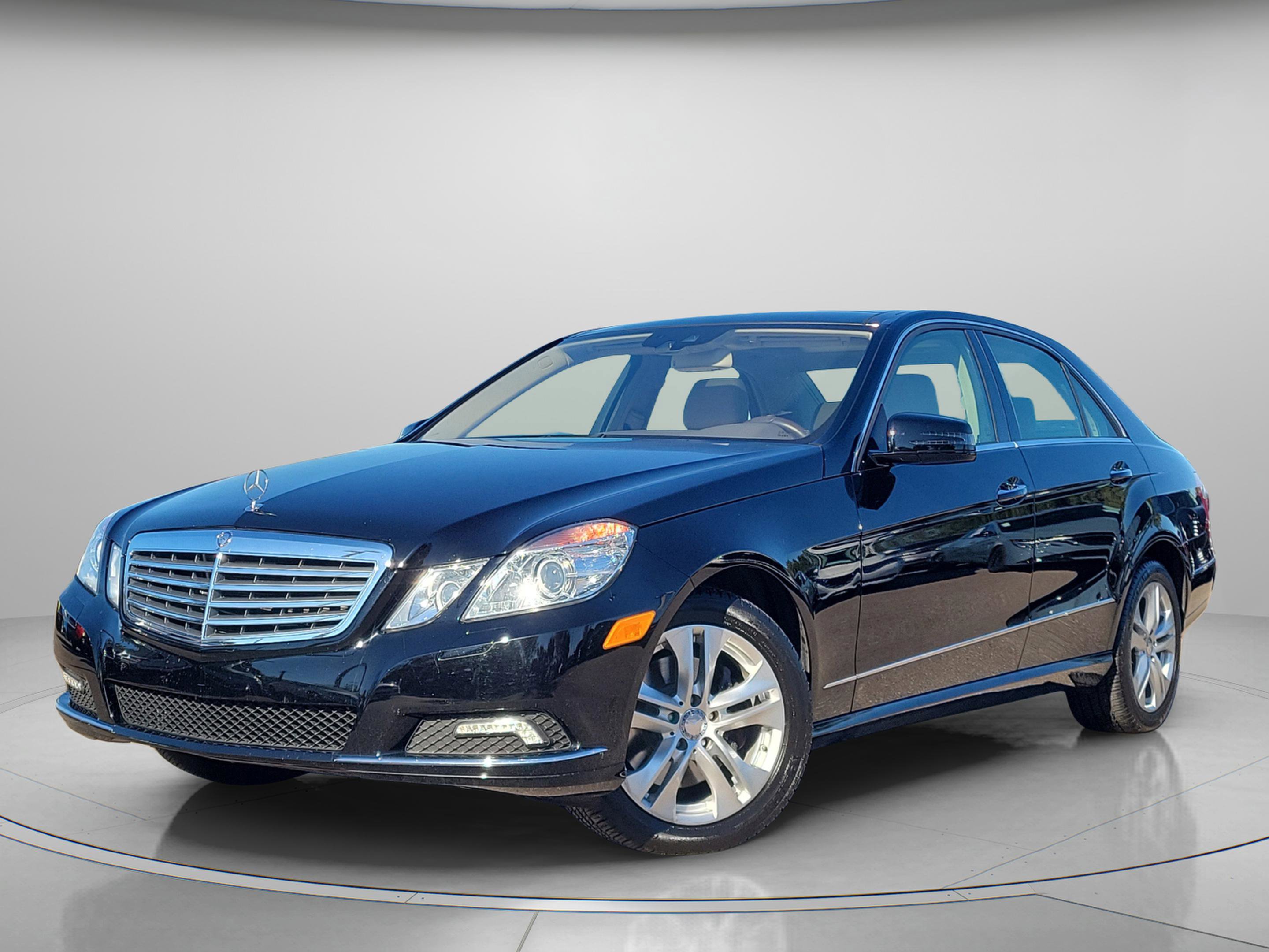 Used 2010 Mercedes-Benz E 350 4MATIC Sedan video 2